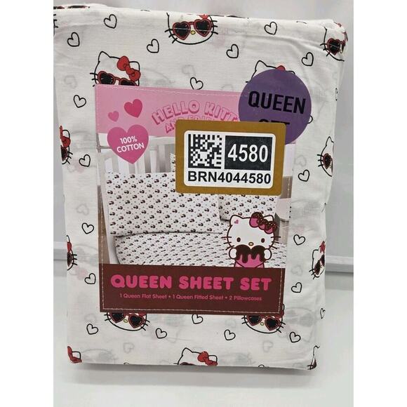 Hello Kitty Other - 4 piece Sanrio Hello Kitty & Friends Sprinkles & Hearts Queen Sheet Set NEW